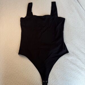 EUC Abercrombie & Fitch Double-lined Square Neck Bodysuit | Sz L | black
